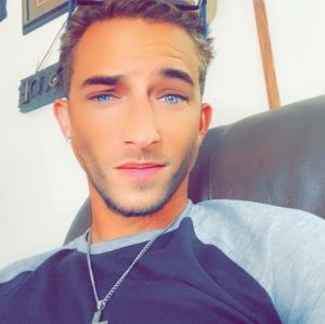 Meet your Posher, Eric